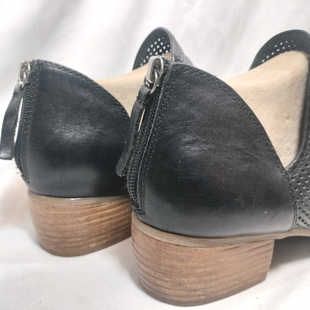 Sofft Canobie Black Ankle Booties; Perforated Leather Back Zip Low Block Heel - Picture 7 of 8